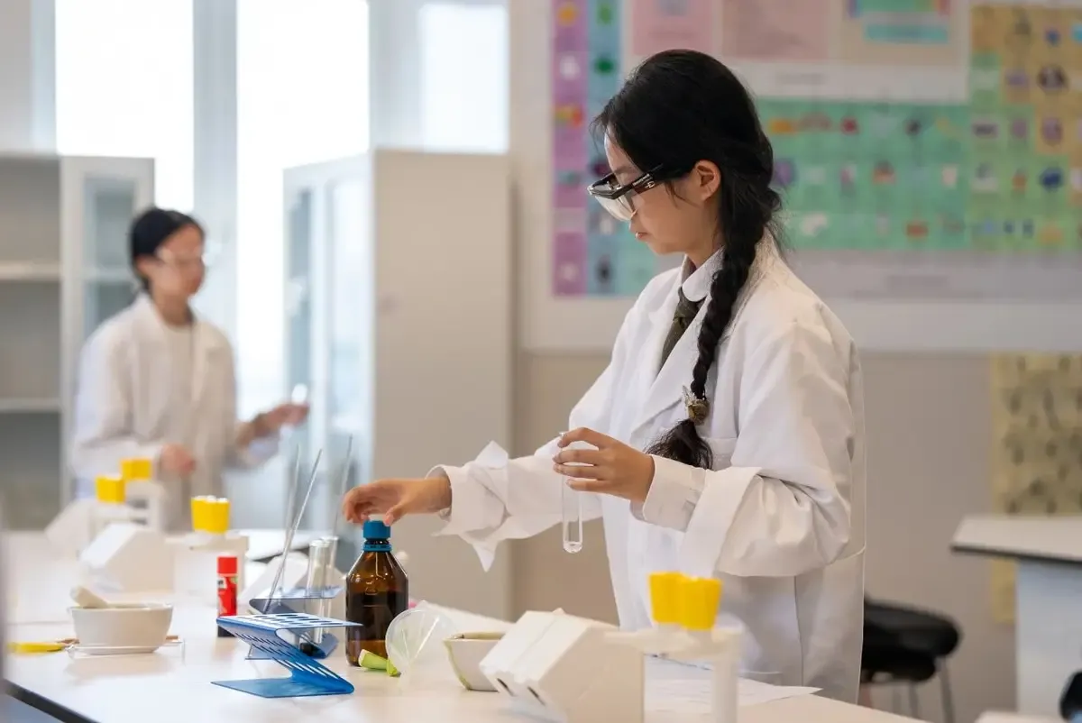 Rebecca荣膺伦敦大学学院录取